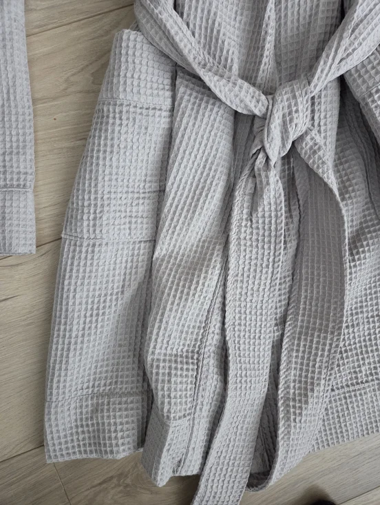 Auden Robe - Picture 3 of 11